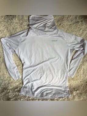 TSLA White Long Sleeve Active Tee Sportsgear XL Long Neck Long Sleeve
